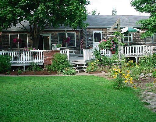 COUNTRY LIVING AT ITS BEST!