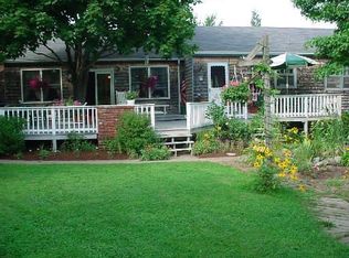 45 Schoolhouse Rd, Warren, RI 02885