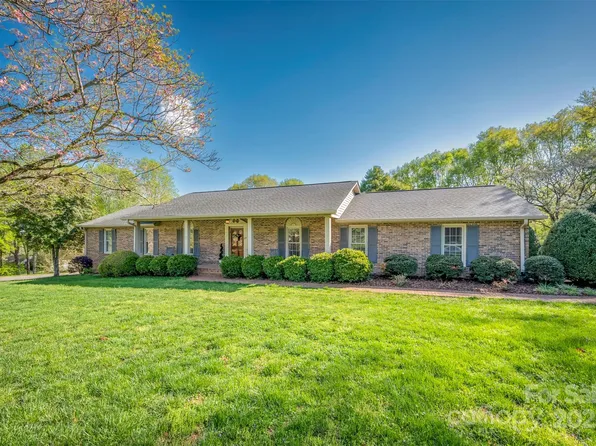 304 McCall Dr, Forest City, NC 28043