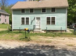3 Riverview Dr, Wood River Junction, RI 02894