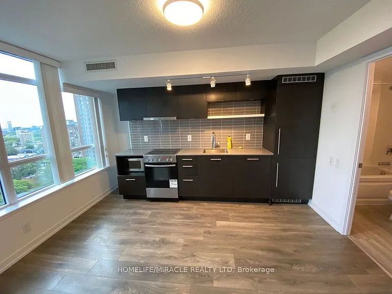 365 Church St #1407 — Photo 4
