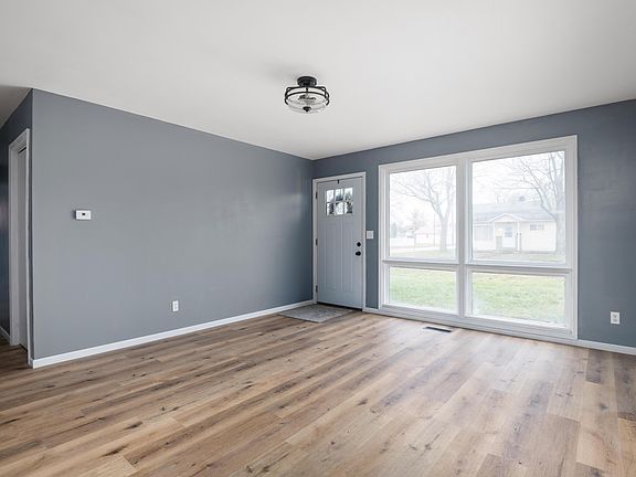 4th image of 811 W Grant St