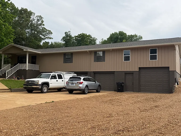 7620 Greenwood Rd — Photo 3