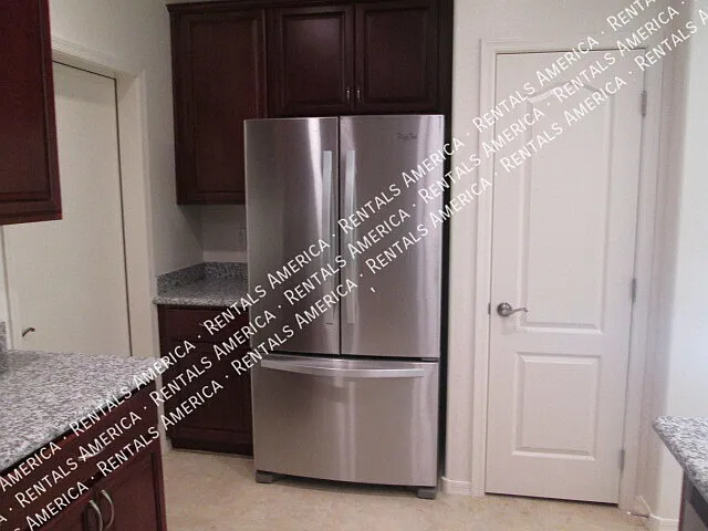 2 Bed 2 Bath Condo In Gated Community — Photo 4