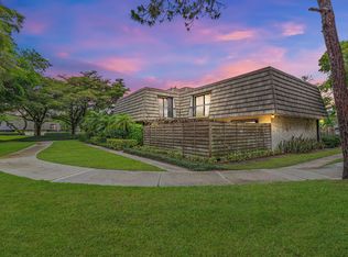 1013 10th Ter, Palm Beach Gardens, FL 33418