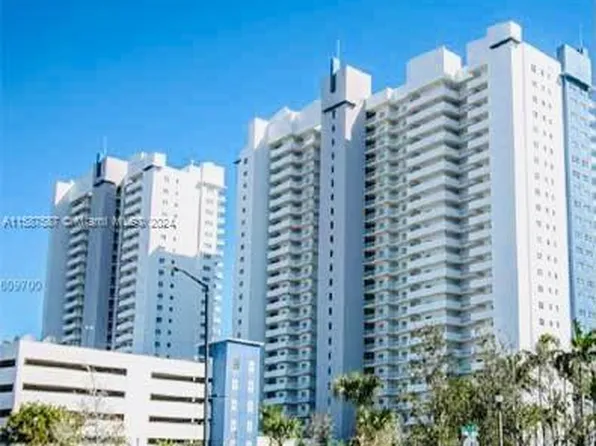 14951 Royal Oaks Ln APT 504, North Miami, FL 33181