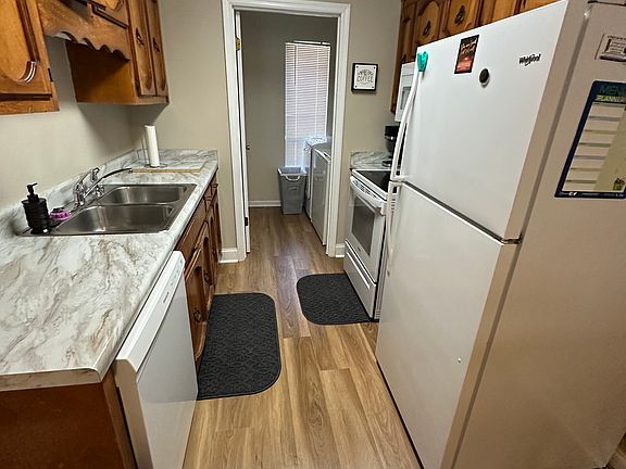 5th image of 235 Leisure Lake Dr
