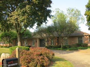 4320 Roxbury Ln, Kalamazoo, MI 49008