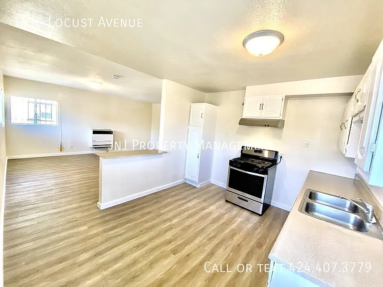 1530 Locust Ave — Photo 3