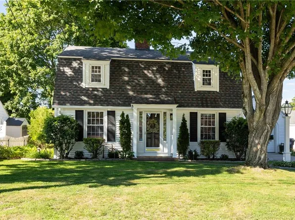 225 Greenwood Ave, Warwick, RI 02886