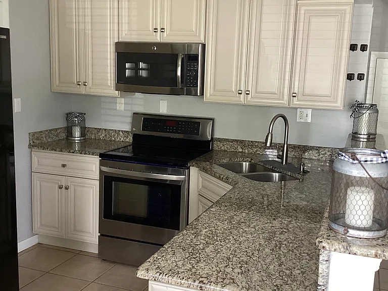 4402 Shadow Crest Pl #D — Photo 2