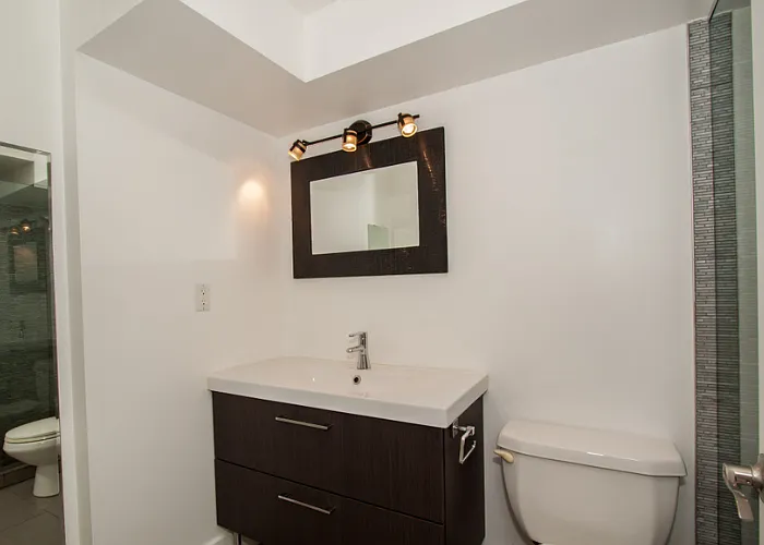 5 bed, 4372 sqft, $6,800 — Photo 4