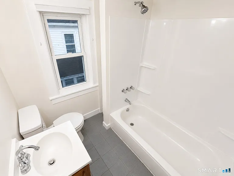 64 Bannon St #2 — Photo 11