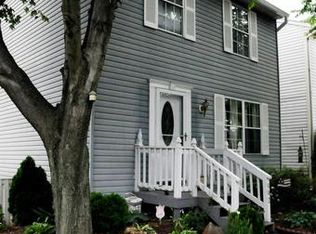 992 Pebblestone Rd, Pasadena, MD 21122