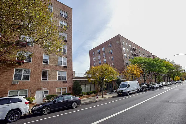 Sold by Reliable Sell & Buy Realty Inc | media 14