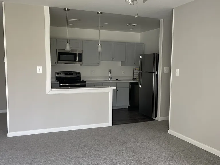 8400 Sky View Driveunit #102 — Photo 3