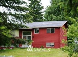 2300 NW Woodland Dr, Bremerton, WA 98312