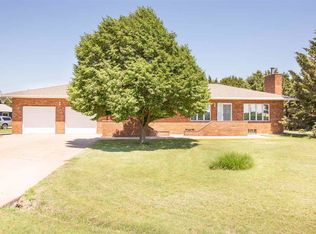 38395 Country Terrace Dr, Mccook, NE 69001