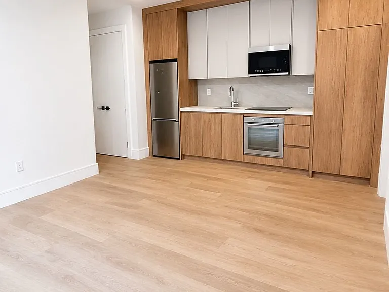 43 Elmwood Ave N #4 — Photo 5