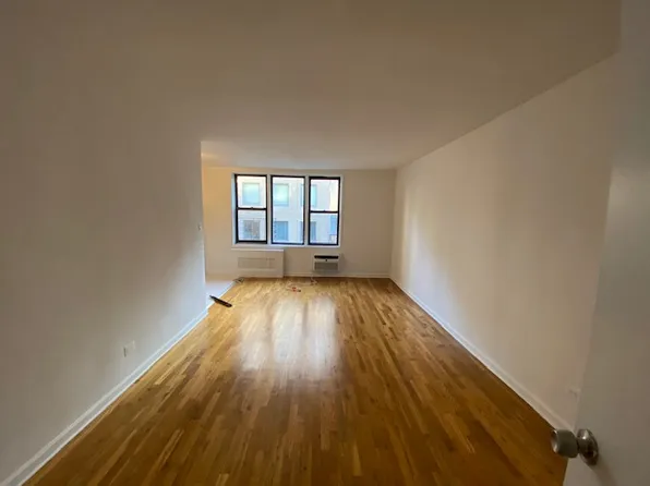 27 East 13th Street image 1 of 4