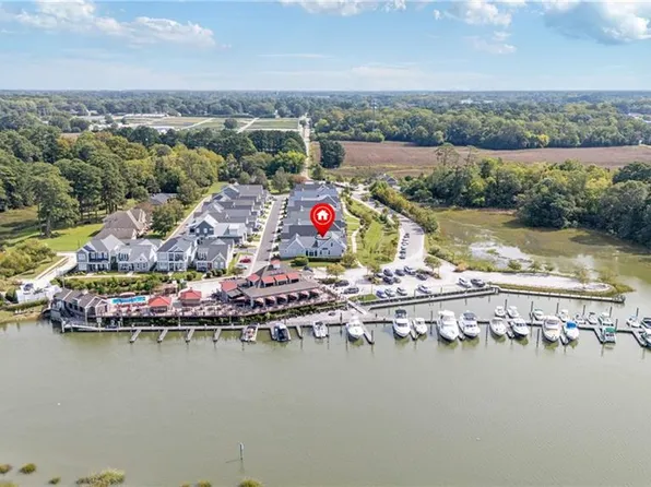 119 Creek Ln, Suffolk, VA 23435