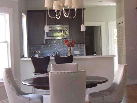 Dining & Kitchen