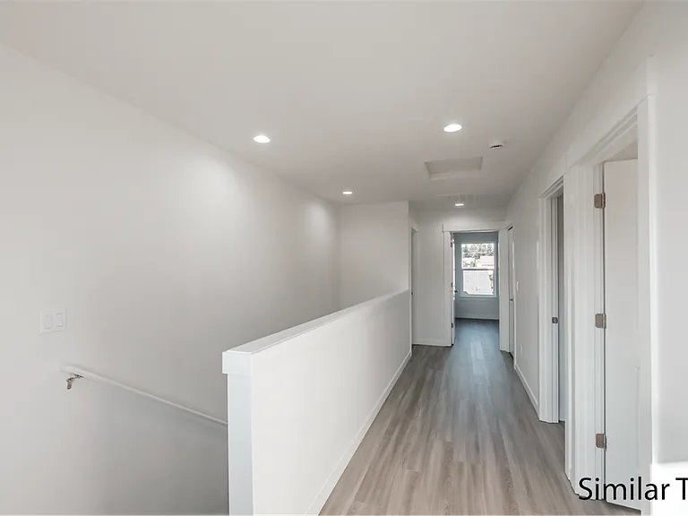 2488-2490 Roll Tide Ct — Photo 6