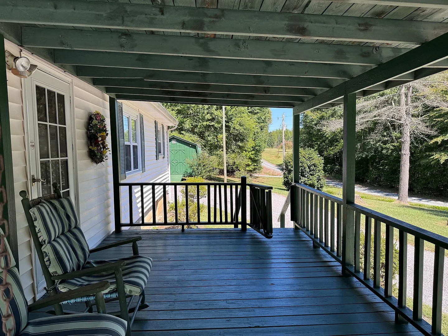 3 Bed, 1.5 Bath Home Out In The Beautiful Country Side! — Photo 4