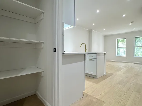 639 Rogers Avenue image 7 of 16