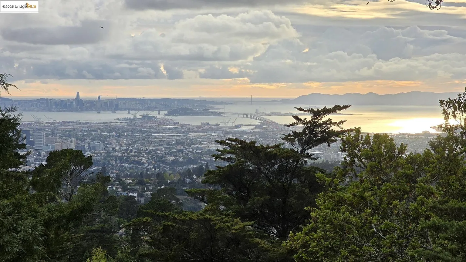 9175 Skyline Blvd photo 1