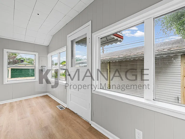 405 W Garfield Ave — Photo 16