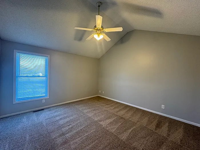 10634 N Locust Ct — Photo 8