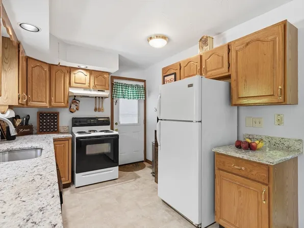 100 Saint Nicholas Ave, Worcester, MA 01606
