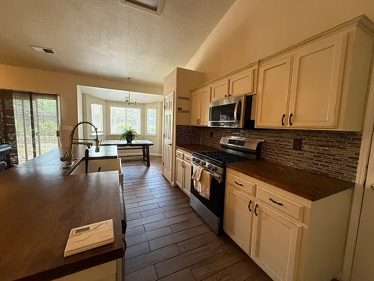 314 N Cypress Ave — Photo 8