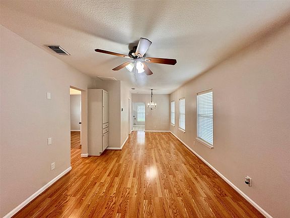 5th image of 805 Tabor St