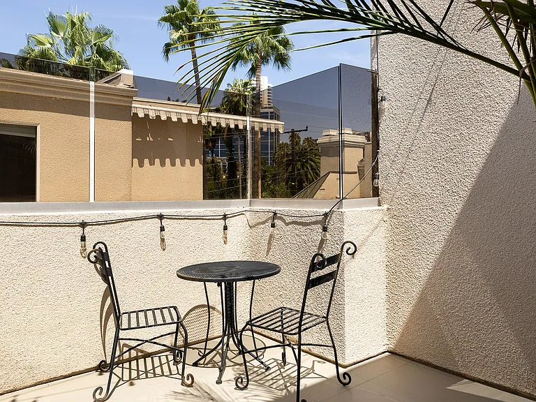 930 N Doheny Dr #415 — Photo 5