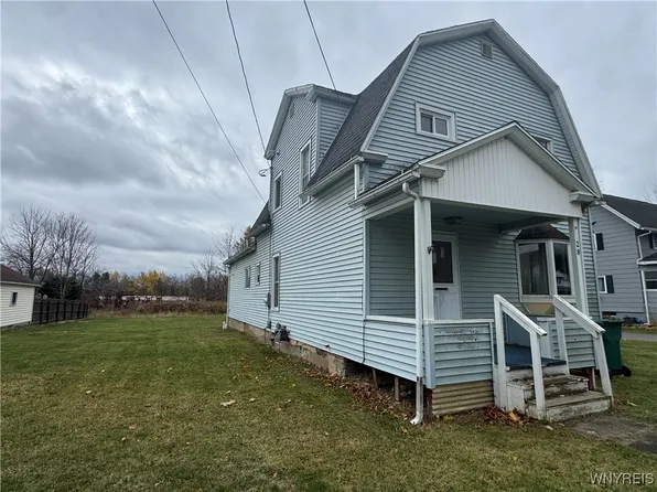 28 East St, Gainesville, NY 14066