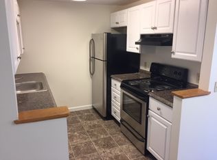 10 White Birch Ln APT 17, Portland, ME 04103