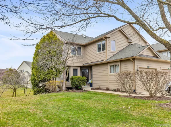 2028 Bancroft Dr, Ann Arbor, MI 48108