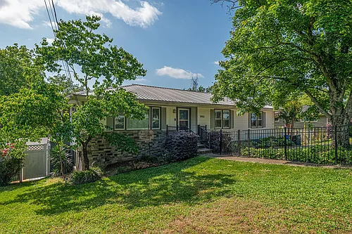 3902 Laird Ln Photo 1