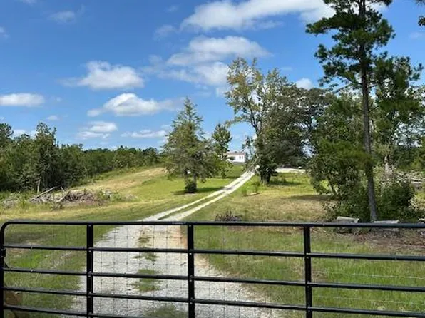 116 Ballenger Rd, Hodges, SC 29653