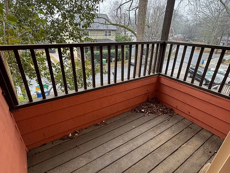 1433 E Broad St — Photo 17
