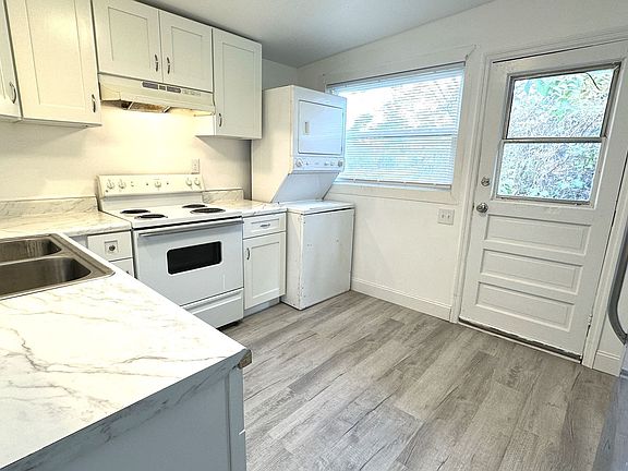 5th image of 1327 Pepper Dr #2