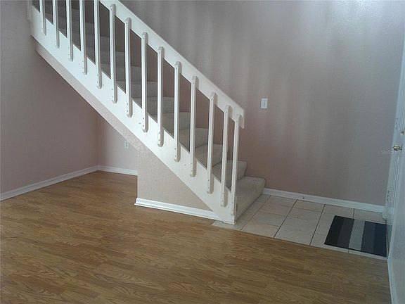 2nd image of 1084 Meadowood Pointe Rd