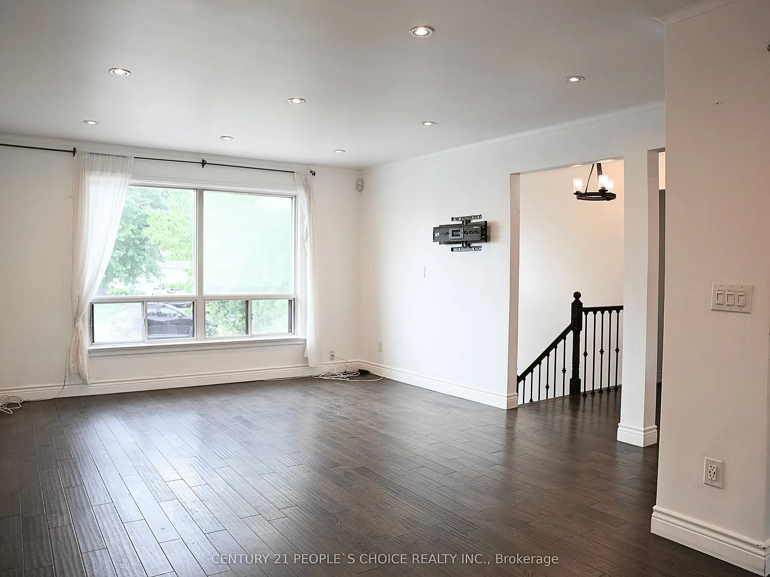 4 bed, $4,000 — Photo 2
