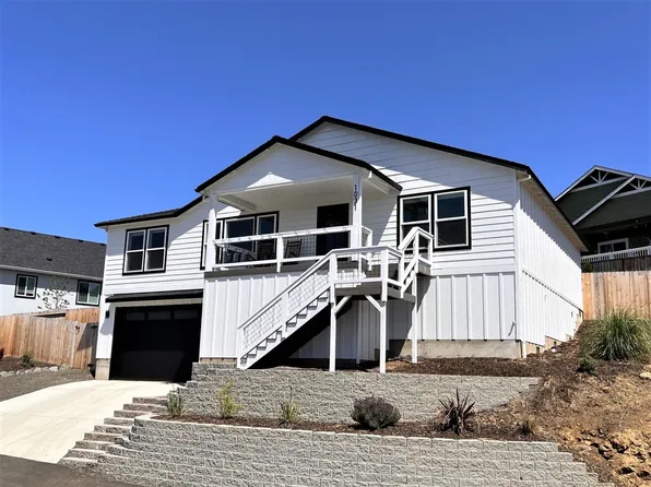 1031 Ruby Meadows Dr, Eagle Pt, OR 97524