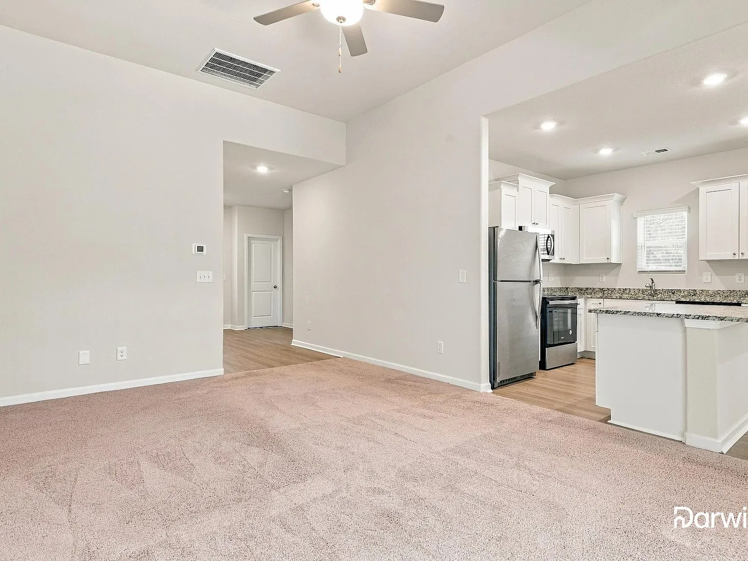 3 bed, 2.0 bath, 1316 sqft, $1,760 — Photo 4