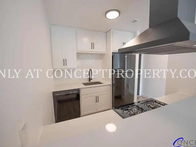 Avenue View Apartments — Photo 47