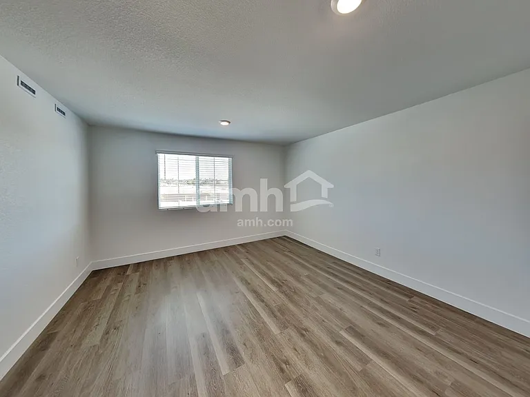 8404 Flagpole Loop Ave — Photo 12