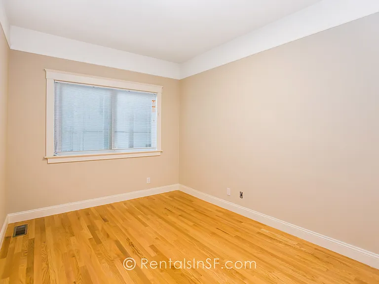 282 Linden St — Photo 4